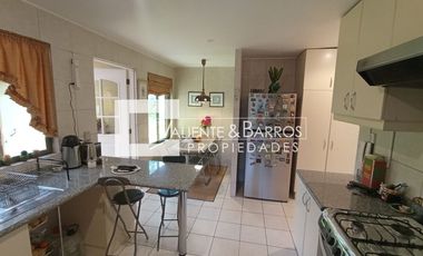 CASA EN VENTA AMOBLADA