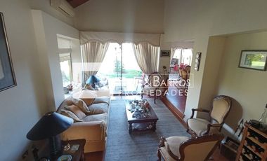 CASA EN VENTA AMOBLADA