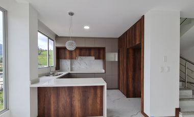 En venta casa a estrenar con subsuelo en mirador del Valle al norte de la ciudad aplica a crédito VIP