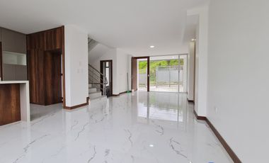 En venta casa a estrenar con subsuelo en mirador del Valle al norte de la ciudad aplica a crédito VIP