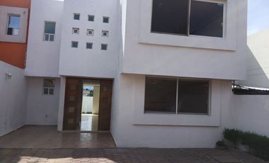 RENTA CASA MUY AMPLIA CON  BONITO JARDIN EN VOLCANES (COLINAS DEL SUR), TLAXCALA