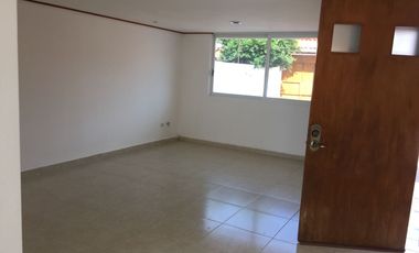 RENTA CASA MUY AMPLIA CON  BONITO JARDIN EN VOLCANES (COLINAS DEL SUR), TLAXCALA