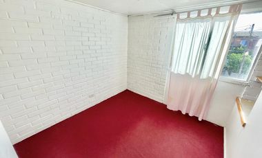 Se vende casa céntrica en Curicó, 3 piezas 1 baño. Villa Freire