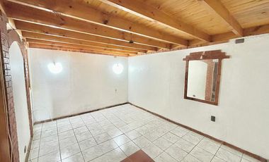 Se vende casa céntrica en Curicó, 3 piezas 1 baño. Villa Freire
