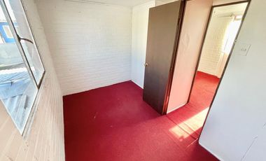 Se vende casa céntrica en Curicó, 3 piezas 1 baño. Villa Freire