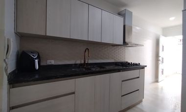Apartamento amoblado en arriendo en Alto Prado.