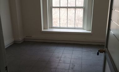 Excelente oficina climatizada ubicada en Agustinas 1022, Centro Histórico de Santiago, Santiago, RM (Metropolitana), esquina de Paseo Ahumada.