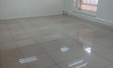 Excelente oficina climatizada ubicada en Agustinas 1022, Centro Histórico de Santiago, Santiago, RM (Metropolitana), esquina de Paseo Ahumada.