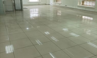 Excelente oficina climatizada ubicada en Agustinas 1022, Centro Histórico de Santiago, Santiago, RM (Metropolitana), esquina de Paseo Ahumada.