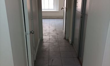 Excelente oficina climatizada ubicada en Agustinas 1022, Centro Histórico de Santiago, Santiago, RM (Metropolitana), esquina de Paseo Ahumada.