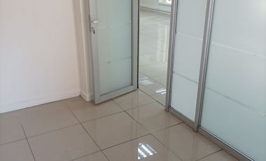 Excelente oficina climatizada ubicada en Agustinas 1022, Centro Histórico de Santiago, Santiago, RM (Metropolitana), esquina de Paseo Ahumada.