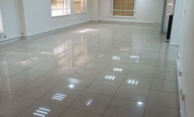 Excelente oficina climatizada ubicada en Agustinas 1022, Centro Histórico de Santiago, Santiago, RM (Metropolitana), esquina de Paseo Ahumada.