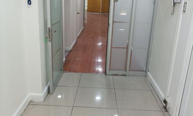 Excelente oficina climatizada ubicada en Agustinas 1022, Centro Histórico de Santiago, Santiago, RM (Metropolitana), esquina de Paseo Ahumada.