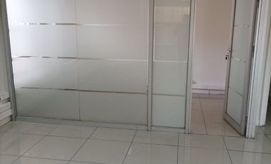 Excelente oficina climatizada ubicada en Agustinas 1022, Centro Histórico de Santiago, Santiago, RM (Metropolitana), esquina de Paseo Ahumada.