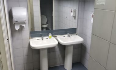 Excelente oficina climatizada ubicada en Agustinas 1022, Centro Histórico de Santiago, Santiago, RM (Metropolitana), esquina de Paseo Ahumada.