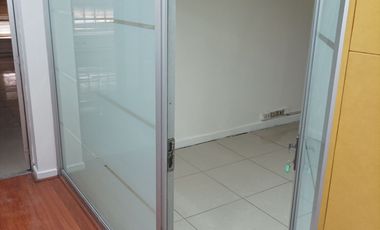 Excelente oficina climatizada ubicada en Agustinas 1022, Centro Histórico de Santiago, Santiago, RM (Metropolitana), esquina de Paseo Ahumada.