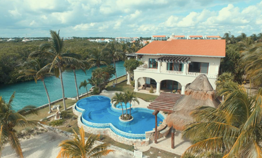 Espectacular casa tipo Hacienda en frente del mar Caribe. 7 habitaciones