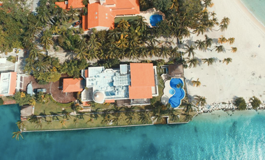Espectacular casa tipo Hacienda en frente del mar Caribe. 7 habitaciones
