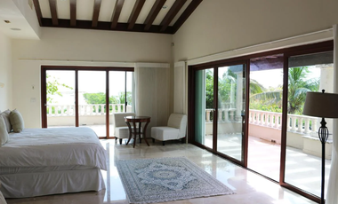 Espectacular casa tipo Hacienda en frente del mar Caribe. 7 habitaciones