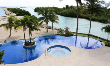 Espectacular casa tipo Hacienda en frente del mar Caribe. 7 habitaciones