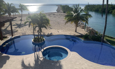 Espectacular casa tipo Hacienda en frente del mar Caribe. 7 habitaciones