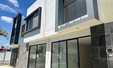 Casa en Venta con 3 Recamaras alberca en Emiliano Zapata Morelos