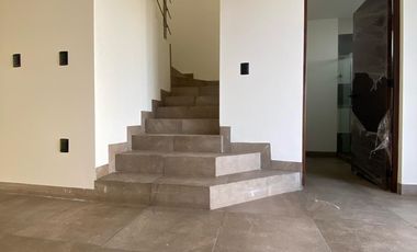 Hermosa Casa en Venta en Cañadas del Arroyo 2a Sección con Recámara en PB