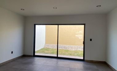 Hermosa Casa en Venta en Cañadas del Arroyo 2a Sección con Recámara en PB