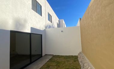 Hermosa Casa en Venta en Cañadas del Arroyo 2a Sección con Recámara en PB