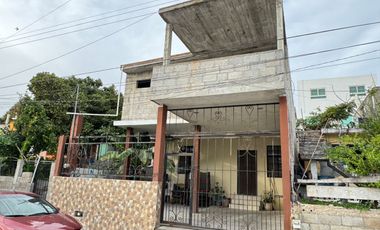 Casa en Venta de 2 NIVELES en Col. Las Violetas, ubicada cerca de SAM'S CLUB.