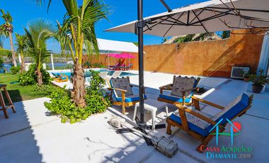 Casa en renta vacacional para 14 personas. Terraza con alberca privada, jardín y salida a la laguna