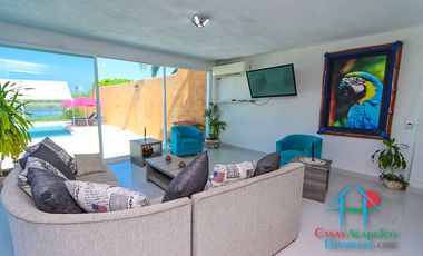 Casa en renta vacacional para 14 personas. Terraza con alberca privada, jardín y salida a la laguna