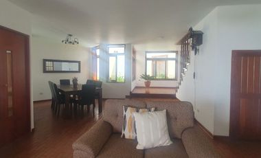 VENDO LINDA CASA TRADICIONAL A 2cuadras del PENTAGONITO . SAN BORJA. 5 dorm.