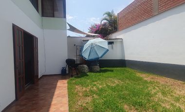 VENDO LINDA CASA TRADICIONAL A 2cuadras del PENTAGONITO . SAN BORJA. 5 dorm.