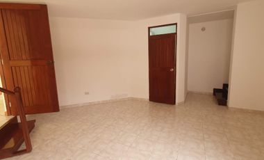VENDO LINDA CASA TRADICIONAL A 2cuadras del PENTAGONITO . SAN BORJA. 5 dorm.