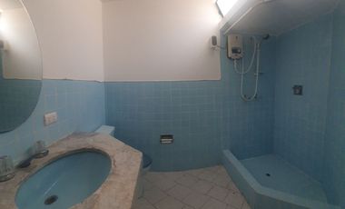 VENDO LINDA CASA TRADICIONAL A 2cuadras del PENTAGONITO . SAN BORJA. 5 dorm.