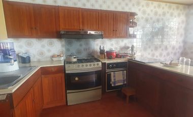 VENDO LINDA CASA TRADICIONAL A 2cuadras del PENTAGONITO . SAN BORJA. 5 dorm.