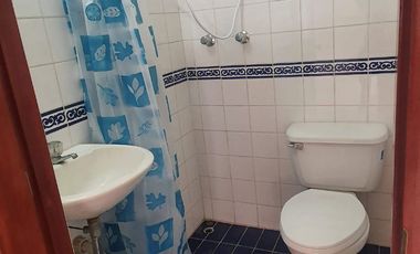 VENDO LINDA CASA TRADICIONAL A 2cuadras del PENTAGONITO . SAN BORJA. 5 dorm.