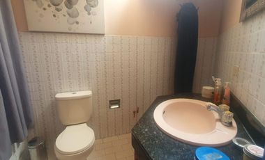 VENDO LINDA CASA TRADICIONAL A 2cuadras del PENTAGONITO . SAN BORJA. 5 dorm.