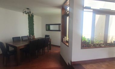 VENDO LINDA CASA TRADICIONAL A 2cuadras del PENTAGONITO . SAN BORJA. 5 dorm.