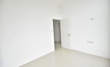 4 BEDROOMS SINGLE ATTACHED READY FOR OCCUPANCY HOUSE AND LOT