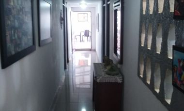 VENDO HERMOSA CASA PLANA CON APATARTAESTUDIO AL LADO EN PARAISO