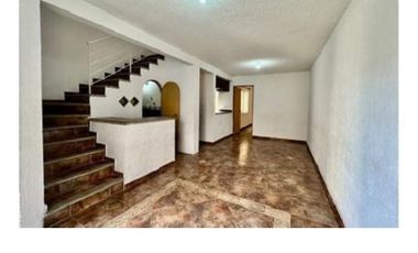 $1,399,999 Una Casa en Temixco a unos Pasos de Ex Hacienda Temixco con Alberca, Temixco Morelos