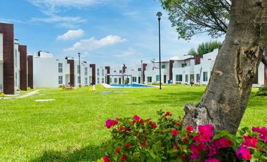 $2,400,000 Casa Nueva con Alberca en Jiutepec Morelos, Cerca de Cueranaca