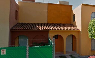 Casa en Venta en Querétaro Municipio Querétaro, Querétaro Antonio Torres #103, Colonia La Joya, C.P. 76180