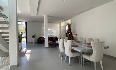 ALQUILO CASA DE LUJO EN ISLA MOCOLI