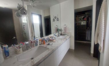 Samborondon, Alquilo Hermosa Casa REMODELADA con Vista al Rio