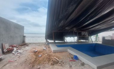 Samborondon, Alquilo Hermosa Casa REMODELADA con Vista al Rio