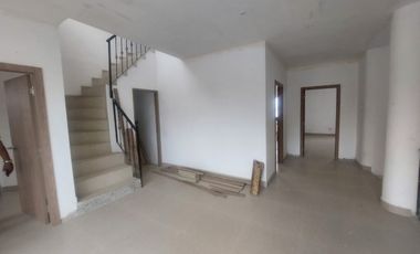 Samborondon, Alquilo Hermosa Casa REMODELADA con Vista al Rio