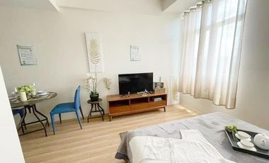 CONDO FOR SALE INFRONT OF SOUTHWOOD MALL & SLEX - HOLLAND PARK FOR AS LOW AS 8,200.00 MONTHLY